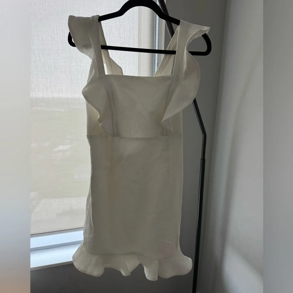 Bardot - Ashley Frill Dress in Ivory - Picture 3 of 4